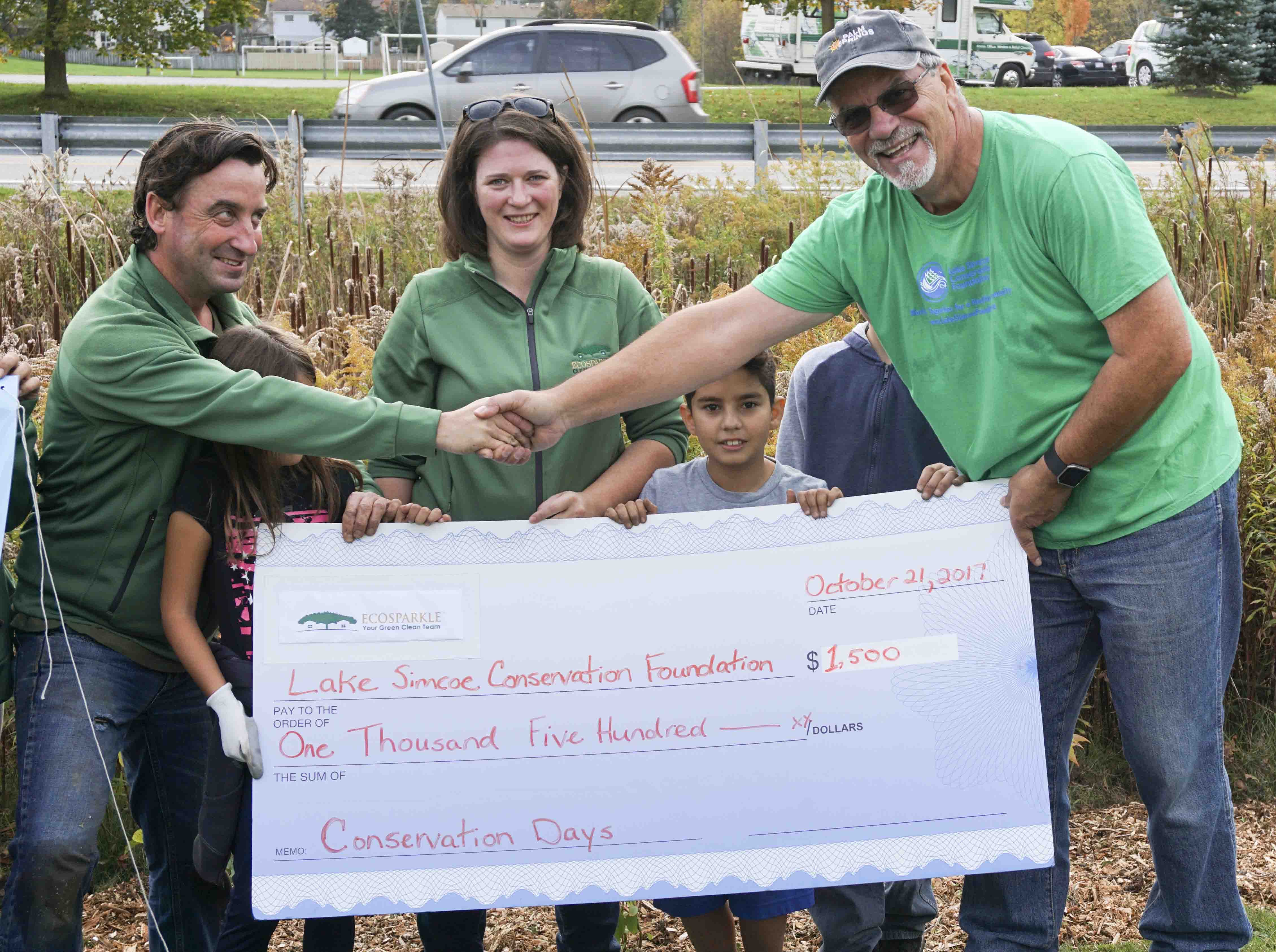 Read more about the article Just Wrapped: the 2017 Ecosparkle Green Clean Tree Planting Event Video Recap!